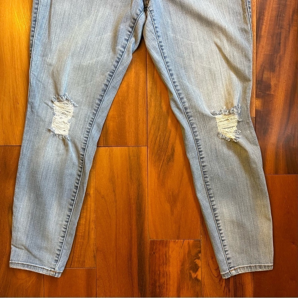 Torrid Distressed Jegging - Picture 3 of 11